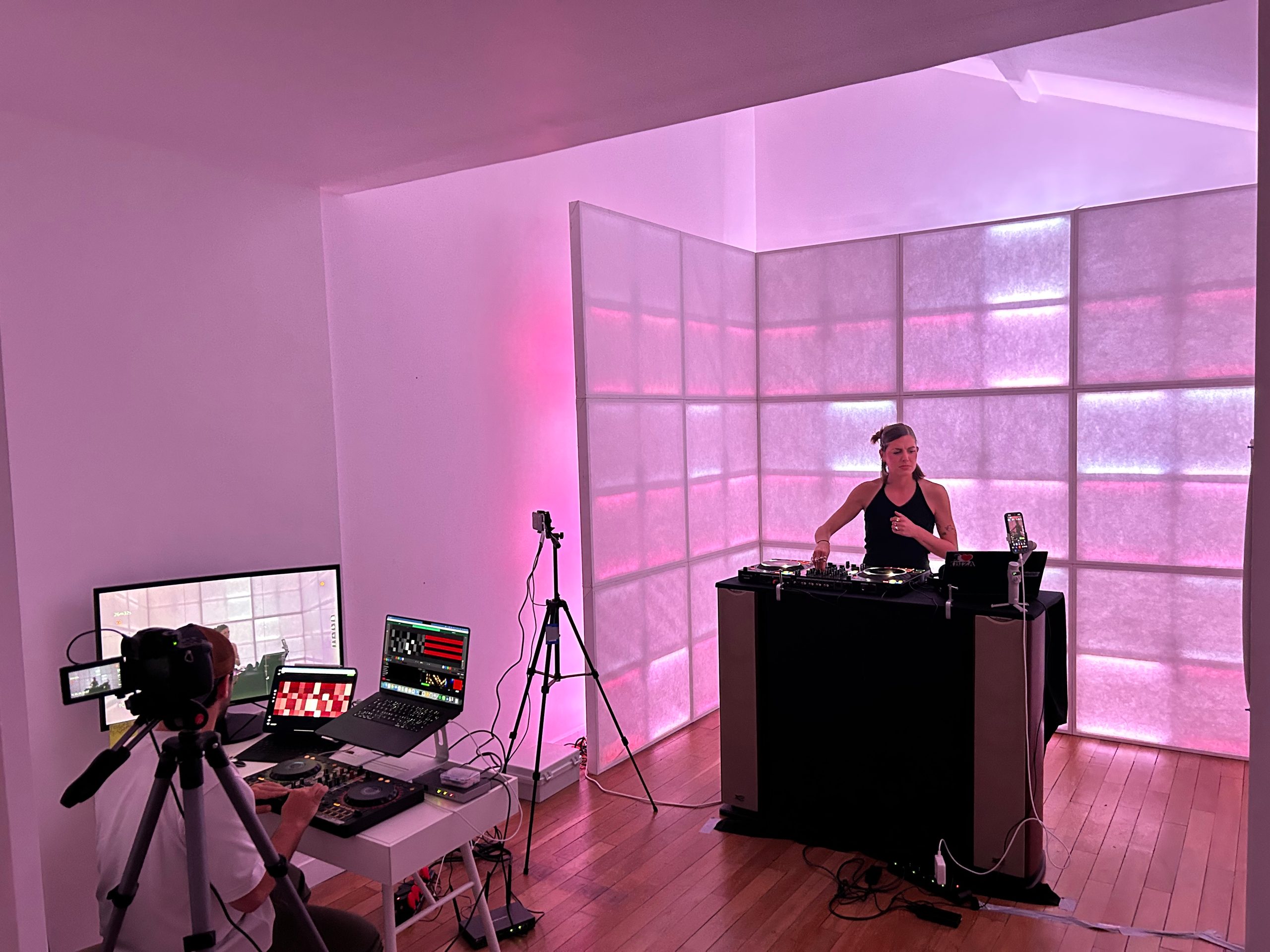 PXLROOM